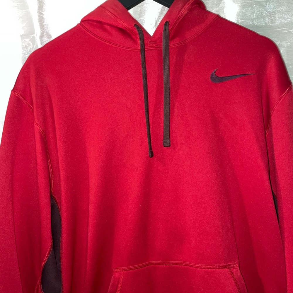 red nike hoodie (mens)!! ❤️❤️